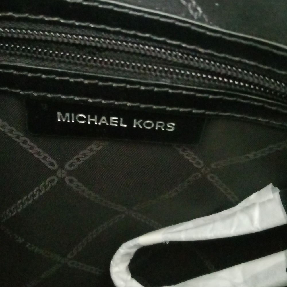 Michael kors purse - Picture 2 of 6